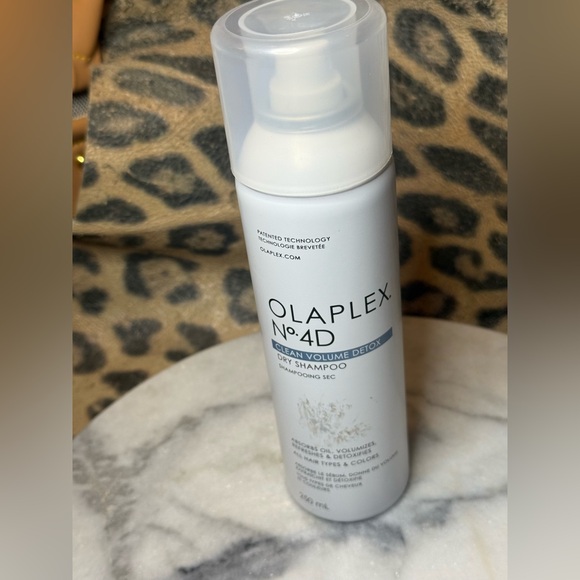 OLAPLEX Other - NEW OLAPLEX No.4D Detox Dry Shampoo - White and Black NEVER USED
